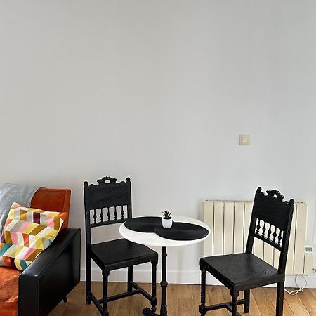 Ferienwohnung Charmant Studio Au Coeur Du 18E Paris Exterior foto