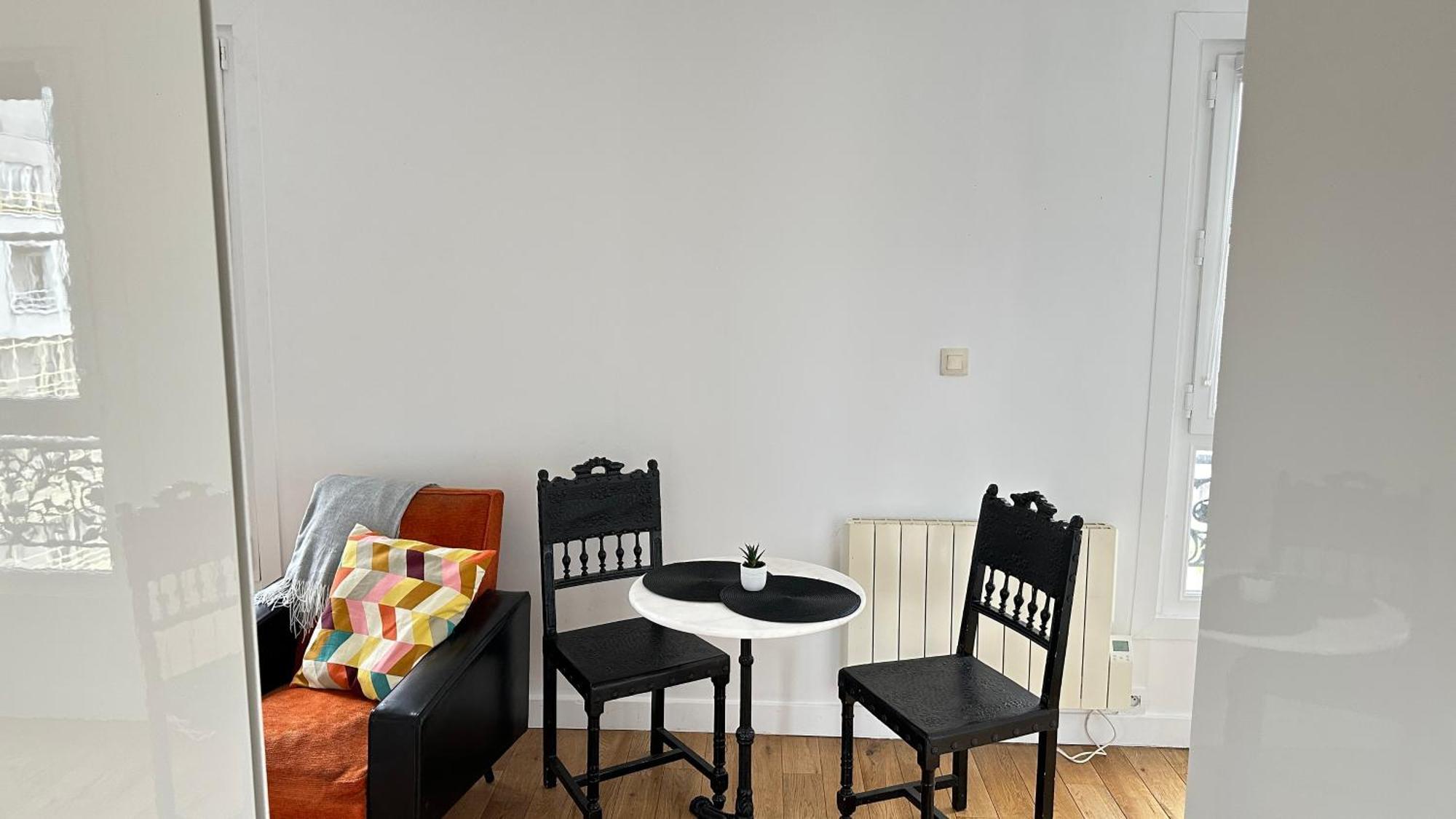 Ferienwohnung Charmant Studio Au Coeur Du 18E Paris Exterior foto